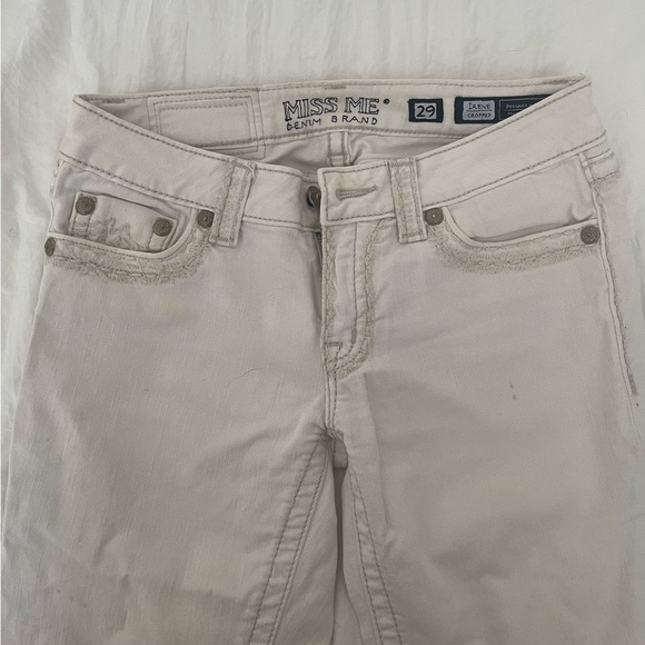 Miss Me Cropped Jeans - Picture 2 of 5
